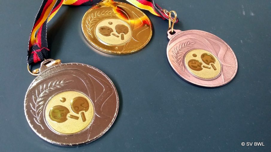 Die Medaillen der Bezirksmeisterschaft Schüler U15 2016 im Tischtennis
